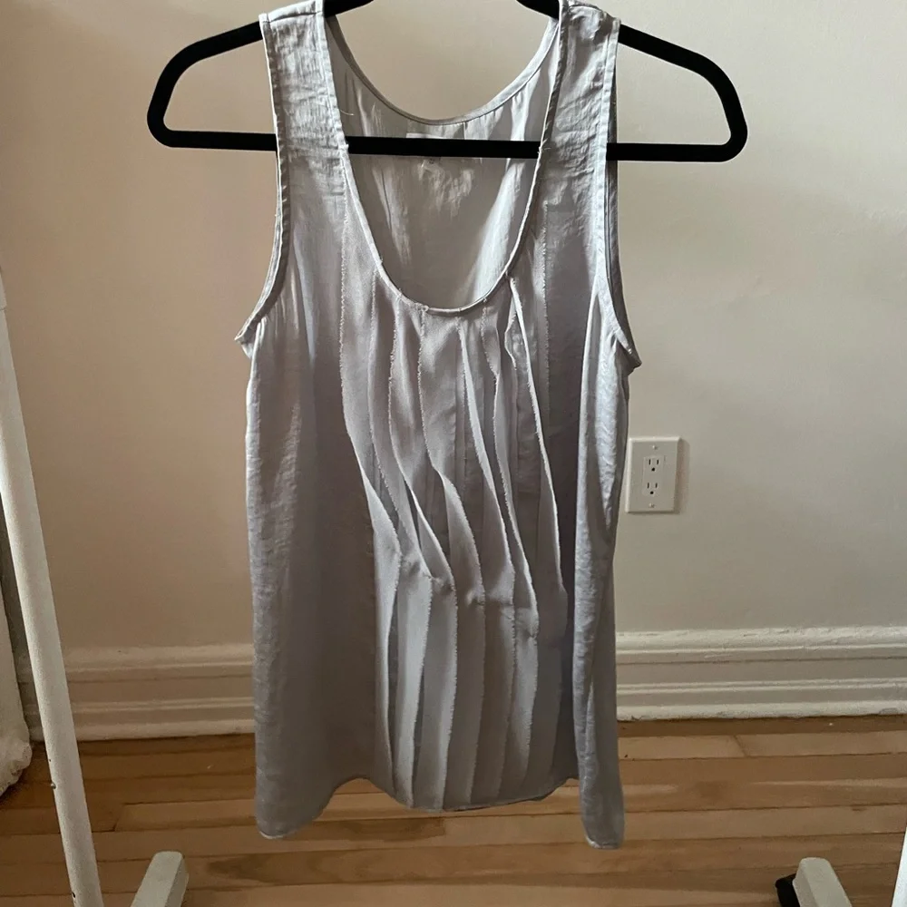 GAP Gray Pleated Tank Top - Picture 1 of 5